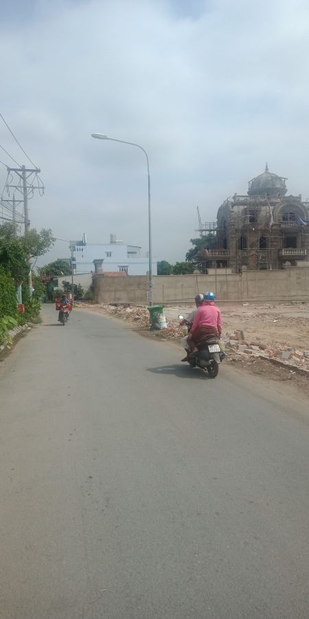 Chính Chủ Cần Bán Lô Đất Sổ Hồng Riêng.Mặt Tiền Buôn Bán Đa Ngành  Giá Rẻ,Gần Trung Tâm Y Tế Dĩ An - BÌnh Dương